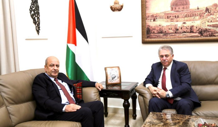 دبور التقى مدير شؤون الاونروا بالانابة