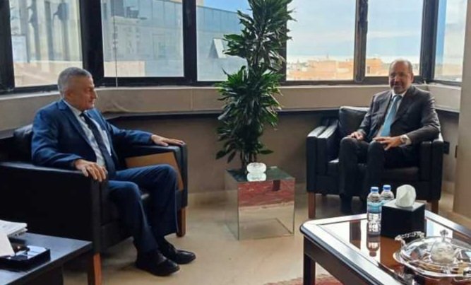 الخليل يشدد على أهمية استقطاب الموارد البشرية الكفوءة