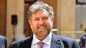 فرام : إنها علامات الانهيار التام