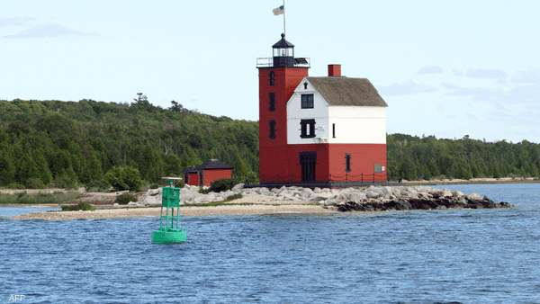 الجيش الأميركي أسقط جسما طائرا آخر فوق بحيرة هورون على الحدود مع كندا