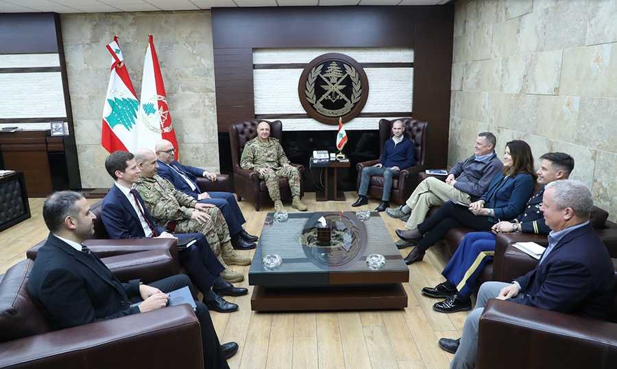 قائد الجيش استقبل وفداً من الكونغرس