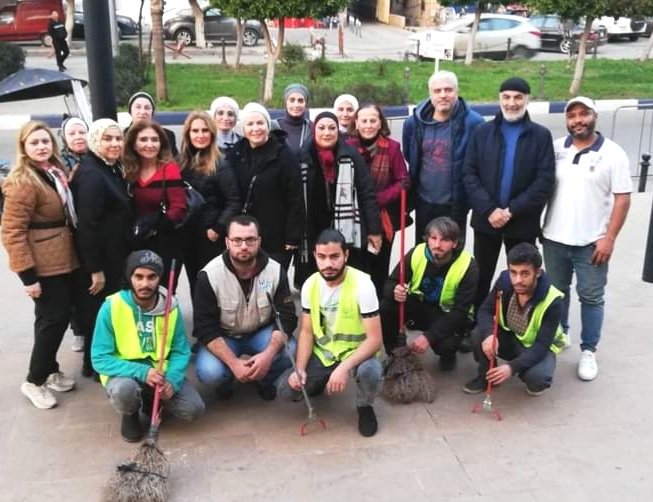 حملة طرابلس أجمل تواصل أعمال النظافة المستدامة ورش المبيدات بدءا من مسجد السلام وطريق الميناء نزولاً