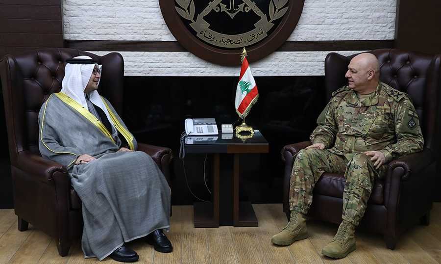 قائد الجيش يلتقي السفير السعودي