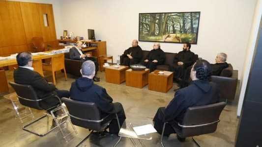 جعجع يبحث مع الرئيس العام للرهبانية المارونية في الأوضاع