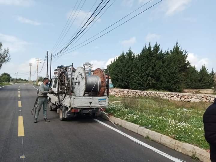 شبكة كهرباء جديدة بديلة عن أخرى سرقت في الكورة بمبادرة من عبد المسيح