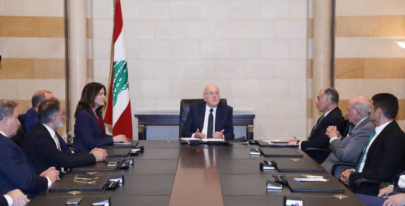 ميقاتي رأس اجتماعا لاعادة العمل بالنافعة والتقى وفدا من تاسك فورس فور ليبانون بحضور شيا