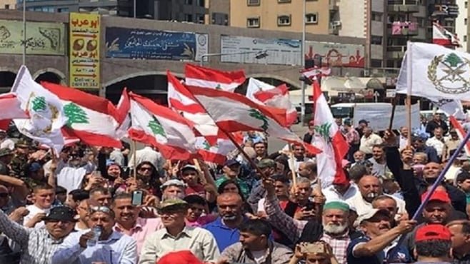 حراك العسكريبن المتقاعدين لا لأنصاف الحلول