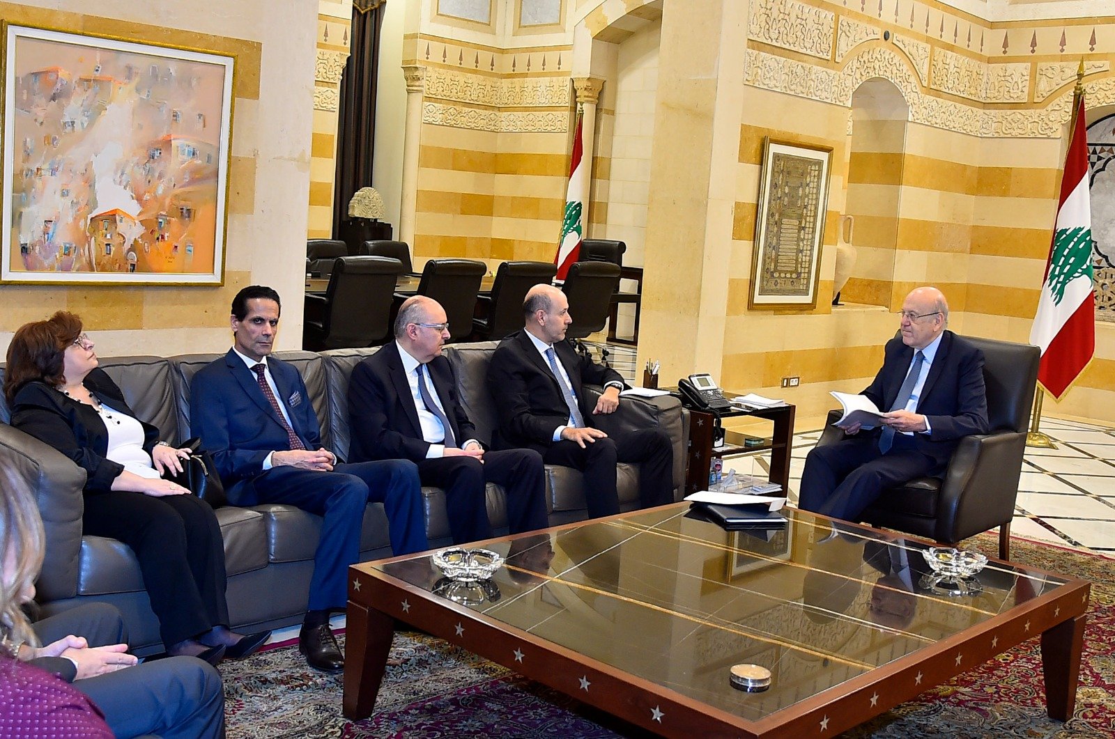 ميقاتي يتلقى من ديوان المحاسبة جوابا على سؤاله عن عقد إنشاء مبنى للمسافرين في مطار الحريري الدولي