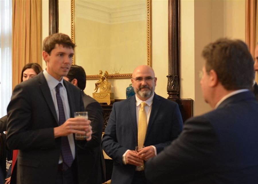 ماذا جرى في واشنطن؟ وهل لا يزال البلد بين “رقصة الموت” والخيارات الإنقاذية؟