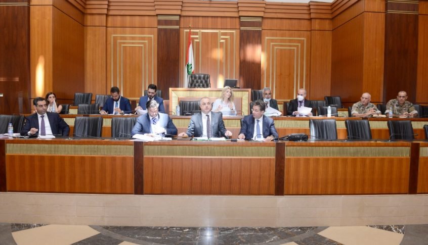 اللجان المشتركة تناقش ملف رواتب القطاع العام