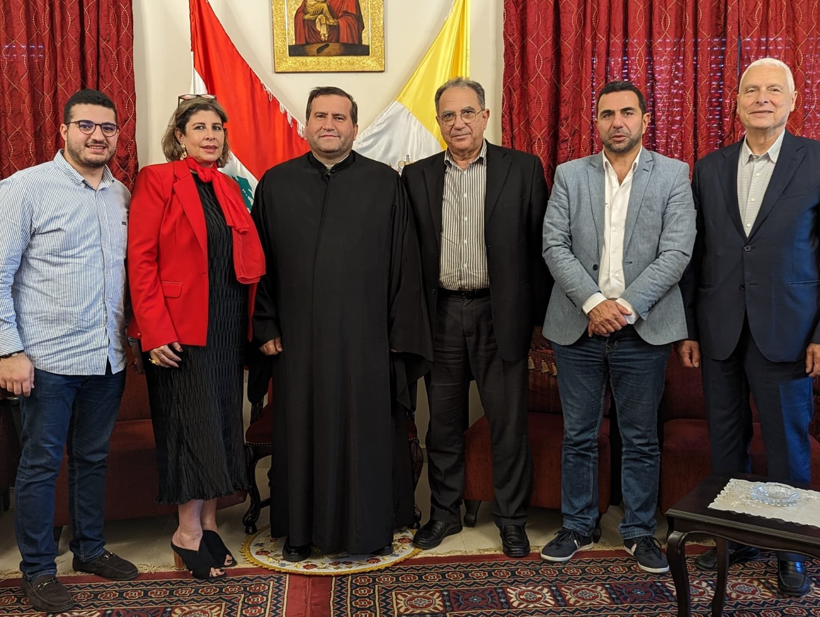 جمعية “سوشيل واي” تزور المطران إدوار ضاهر..