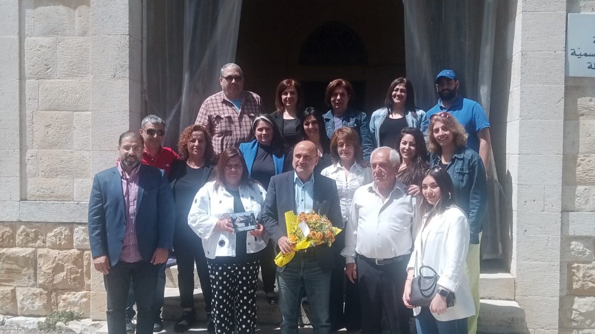 ابو رميا يتفقد مدرسة مشمش الرسمية