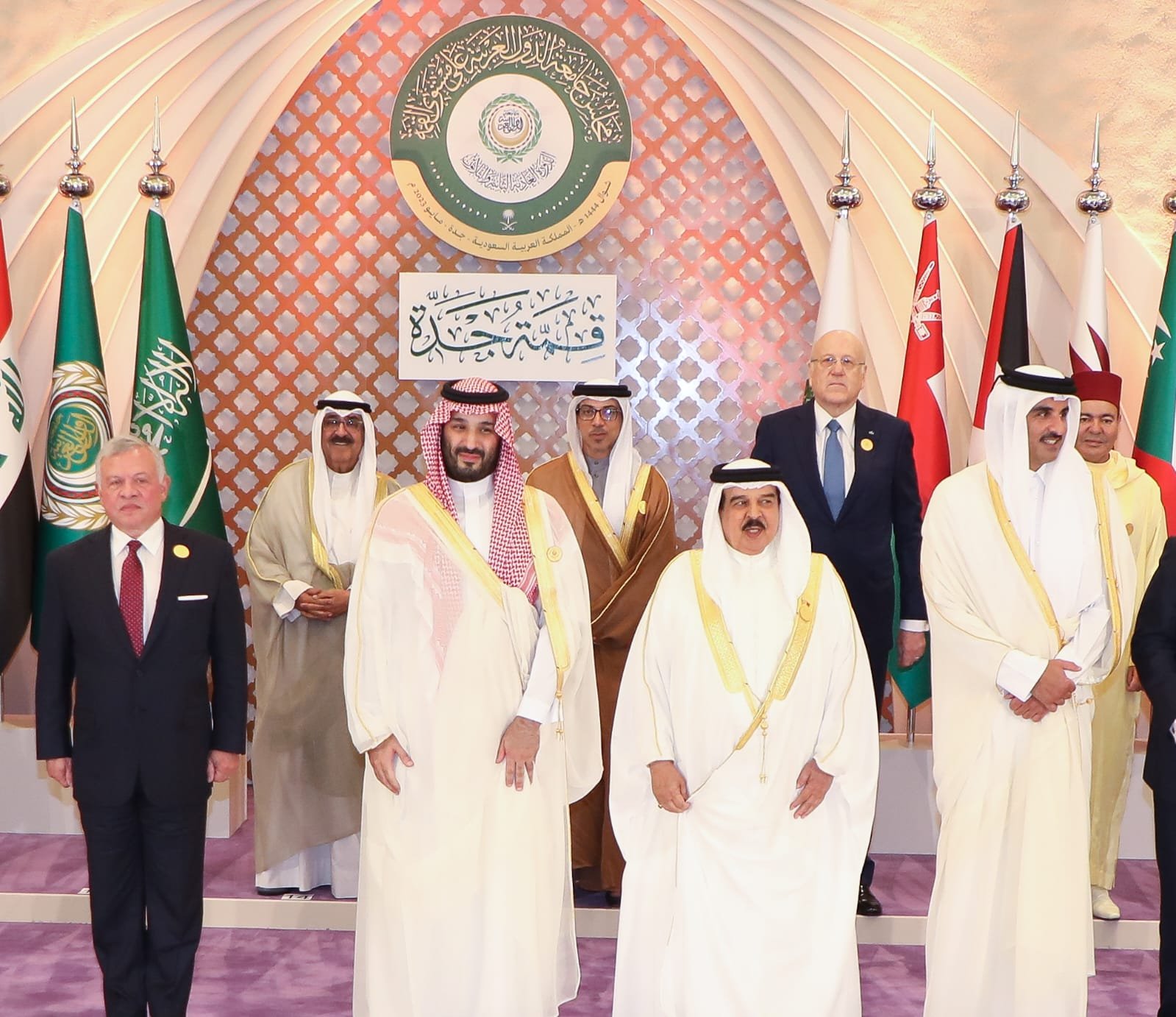 بالصورة الرئيس ميقاتي مشاركا بافتتاح أعمال القمة العربية في جدة