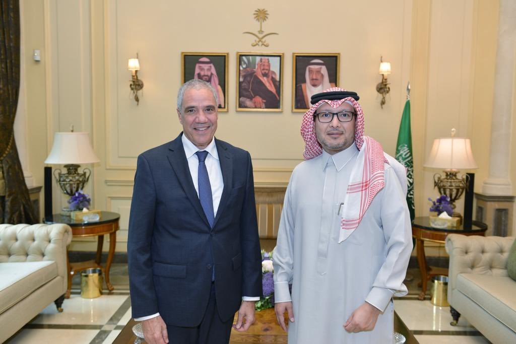 البخاري التقى طراف