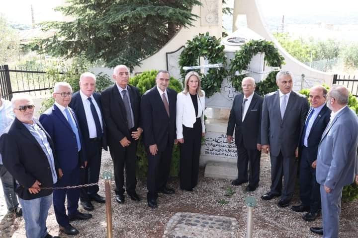 أيوب من عين ابل : ، اذا راح الوطن ما في وطن غيرو