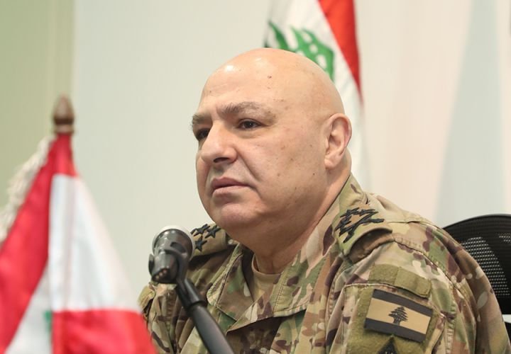 قائد الجيش في كلية فؤاد شهاب للقيادة والأركان : ليس أمامنا إلا التمسك بلبنان والجيش ولن نترك البلاد فريسة للمجرمين والإرهابيين والمخلين بالأمن