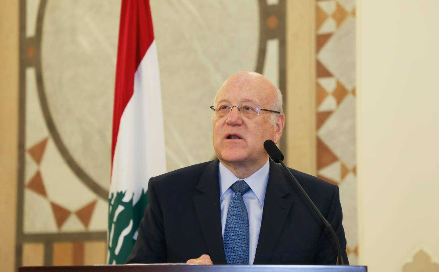 ميقاتي خلال الاعلان عن إتفّاقية بين الاتحاد الأوروبي واليونيسف بالشراكة مع وزارتي الطاقة والمياه والبيئة : الحكومة موجودة ونتابع كل الأمور بالتعاون مع الوزراء والفاعليات السياسية