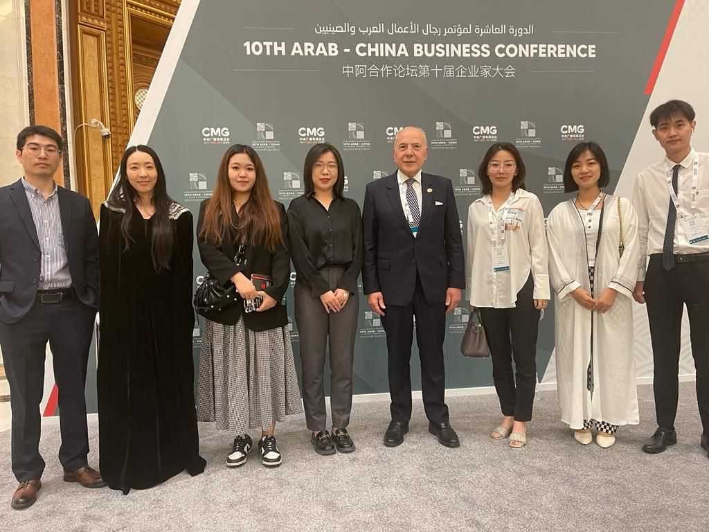 دبوسي يبحث تعزيز العلاقات بين غرفة طرابلس الكبرى وإتحاد الغرف الأردنيةورجال أعمال صينيين في السعودية