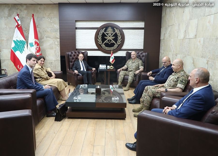 قائد الجيش يستقبل لودريان بحضور غريو.. وهذا ما تم بحثه