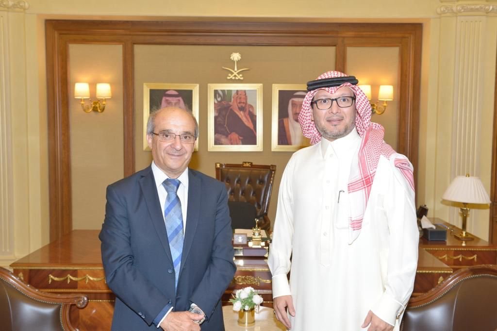 سفير المملكة لدى لبنان يستقبل وزير الشباب والرياضة في حكومة تصريف الاعمال اللبنانية