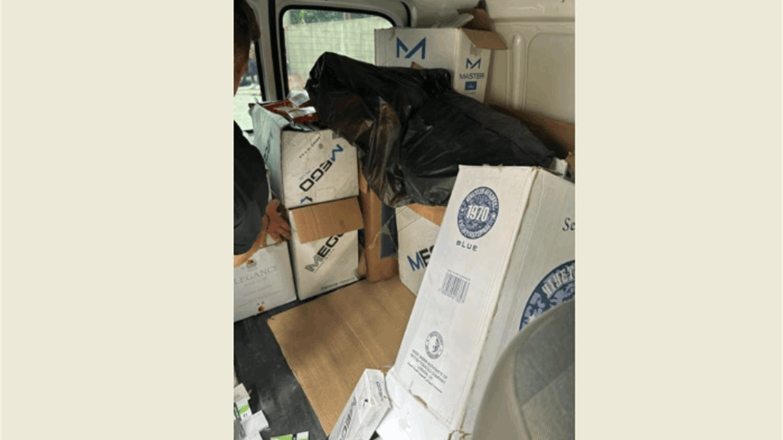 الريجي” ضبطت منتجات مهربة ومزورة في وادي الريحان