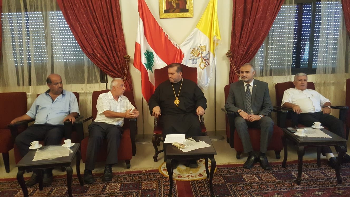 وفد من رابطة موظفي الإدارة العامة يزور المطران ضاهر