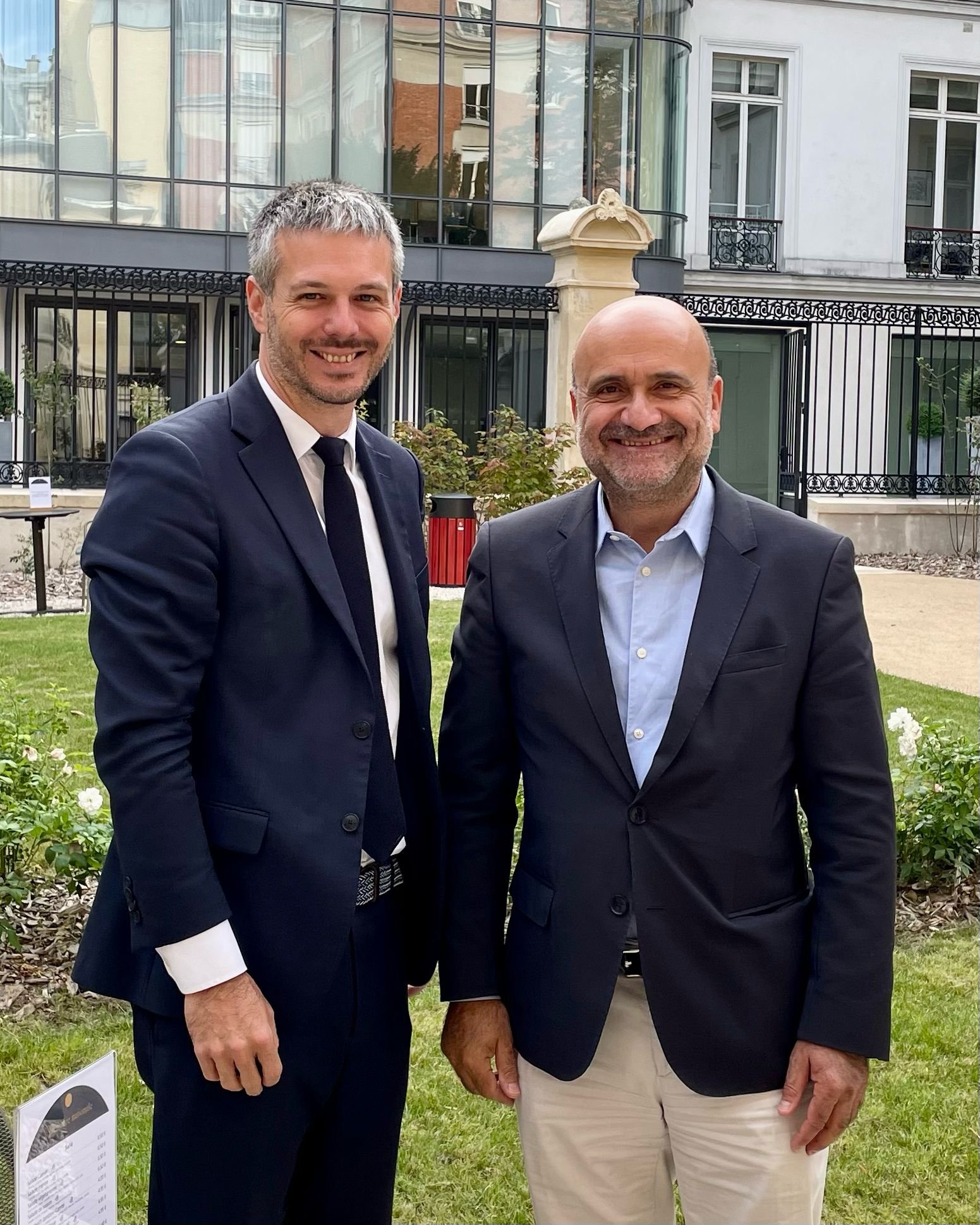 بدأ حملة في اوروبا …ابي رميا لنواب فرنسيين : لم نعد نحتمل اعباء النزوح السوري