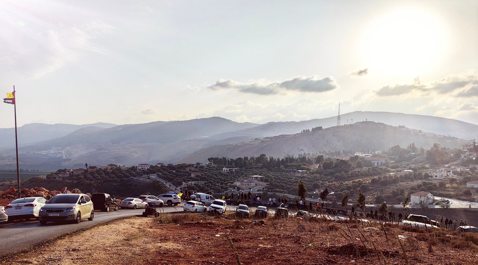 عودة التوتر الى الحدود جنوبا  … والناس تحتشد لمراقبة الاستنفار الإسرائيلي