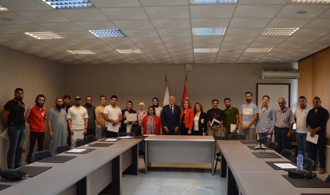 توزيع شهادات متدربين على تنسيق وصيانة الحدائق والوسطيات في مدينة طرابلس.