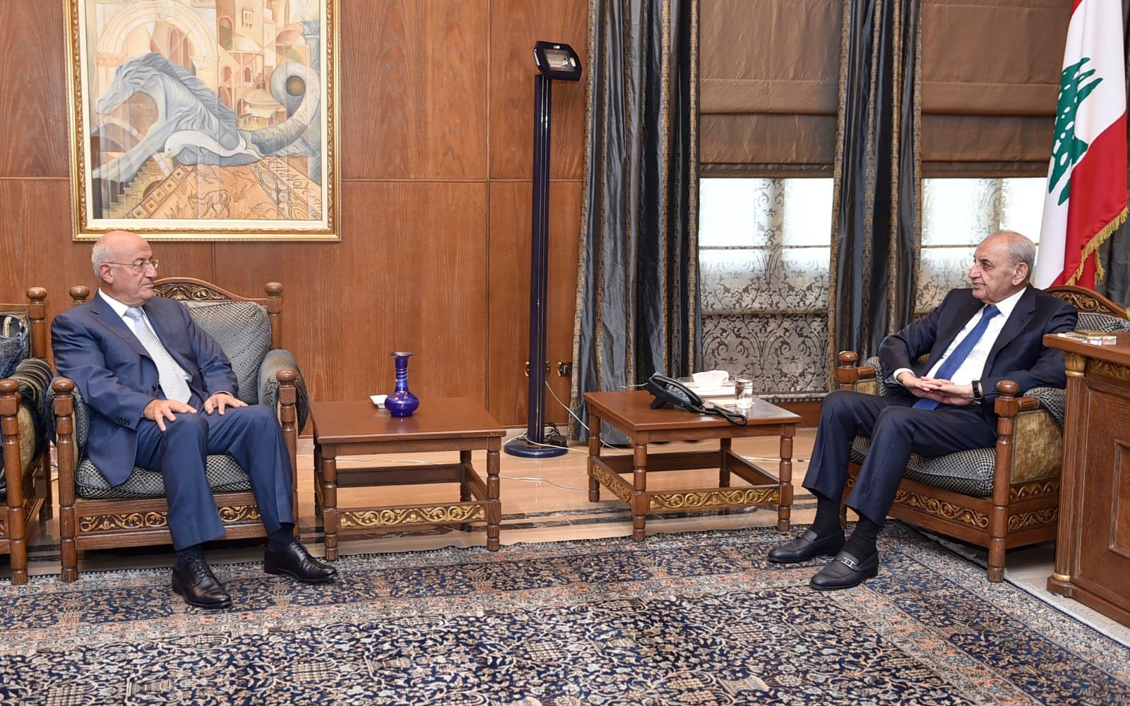 الرئيس بري عرض الاوضاع العامة والمستجدات خلال لقائه وزير الدفاع في حكومة تصريف الاعمال واستقبل العريضي ومحافظ الجنوب .