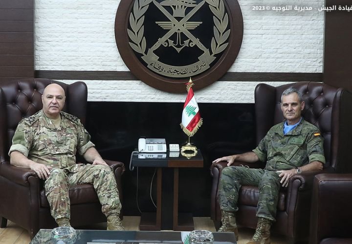 قائد الجيش عرض الأوضاع عند الحدود مع لازارو