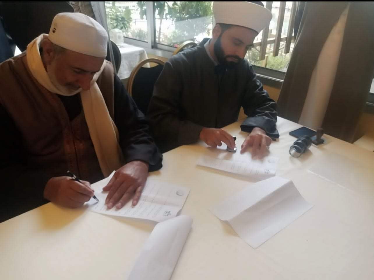 اتفاقية توأمة وتعاون بين مجمع النور التربوي ومعهد الامام أبي حنيفة في البقاع